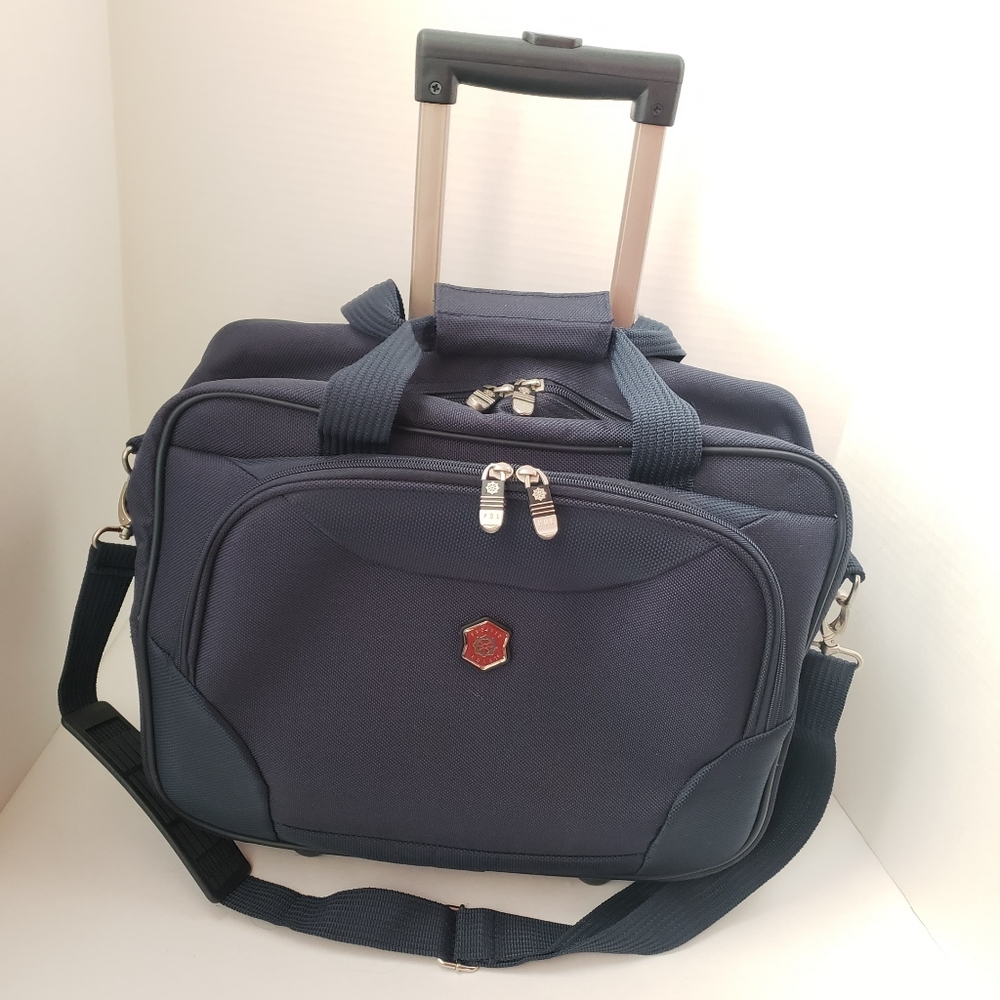 NWOT Pacific Coast Suitcase Hand Lugagge Wheelable Rolling Bag Carry-on 16x12x7